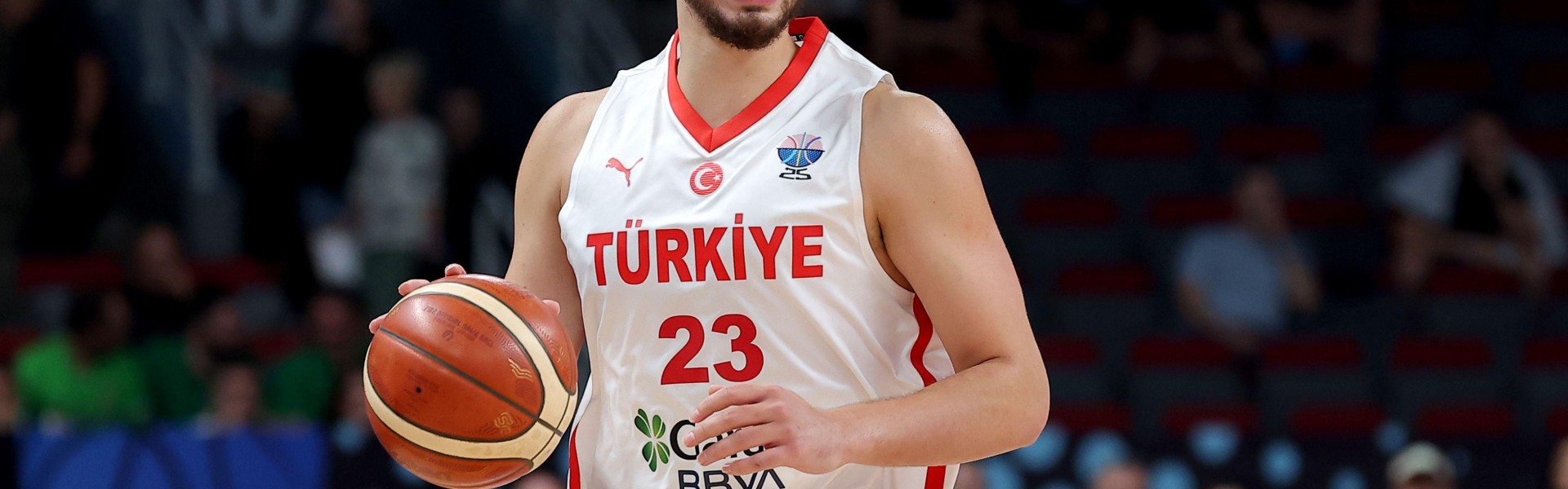 真起飞！申京7战7胜7次获评单场最佳 欧锦赛场均21.6+10.9+7.1